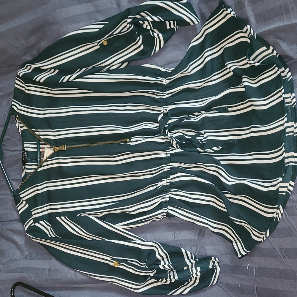 Rue21 Women Top/Blouse Dress Shirt new with tags size M